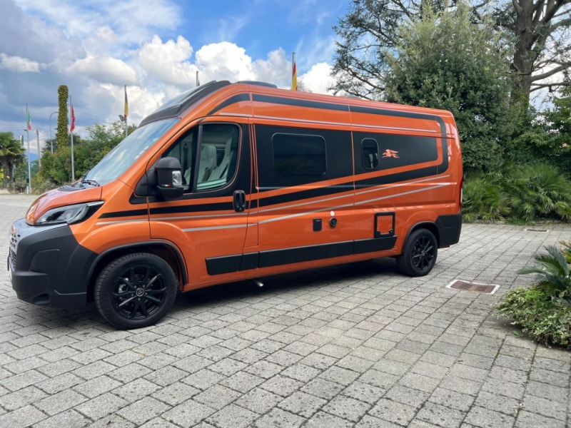 Laika Kosmo 60 Supremo Camper Van - Retkeilyauto: kuva Laika Kosmo 60 Supremo Camper Van - Retkeilyauto Laika Kosmo 60 Supremo Camper Van - Retkeilyauto: kuva Laika Kosmo 60 Supremo Camper Van - Retkeilyauto