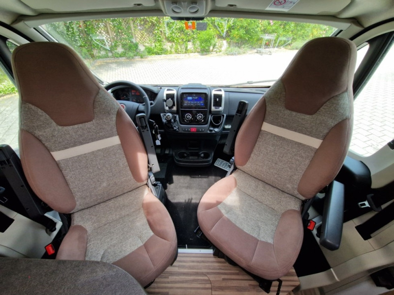 Malibu Van 600 DB - Retkeilyauto: kuva Malibu Van 600 DB - Retkeilyauto Malibu Van 600 DB - Retkeilyauto: kuva Malibu Van 600 DB - Retkeilyauto