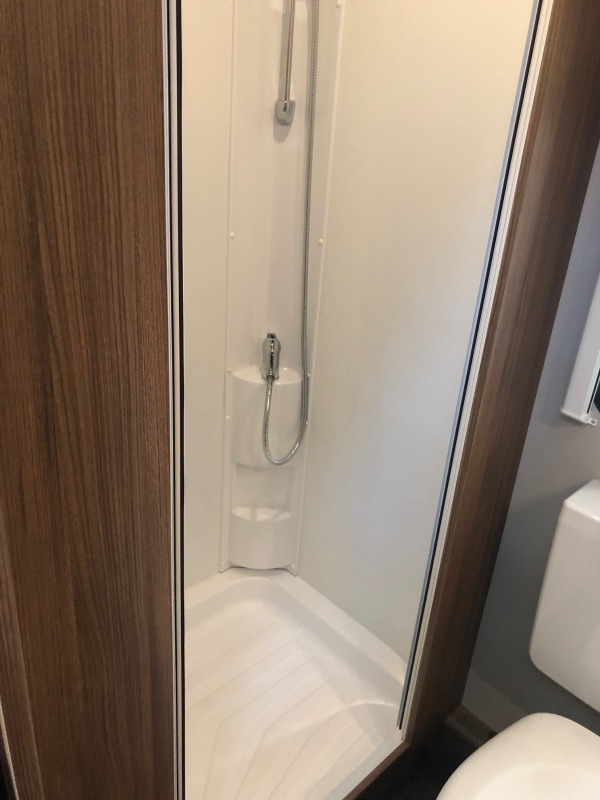 Rossini Camp - Asuntovaunu: kuva  Rossini Camp - Asuntovaunu Rossini Camp - Asuntovaunu: kuva  Rossini Camp - Asuntovaunu