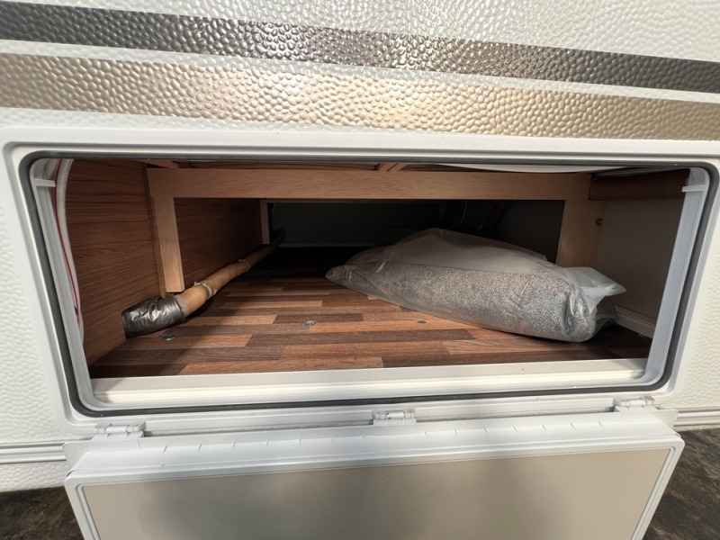 Weinsberg CaraOne 480 QDK - Asuntovaunu: kuva Weinsberg CaraOne 480 QDK - Asuntovaunu Weinsberg CaraOne 480 QDK - Asuntovaunu: kuva Weinsberg CaraOne 480 QDK - Asuntovaunu