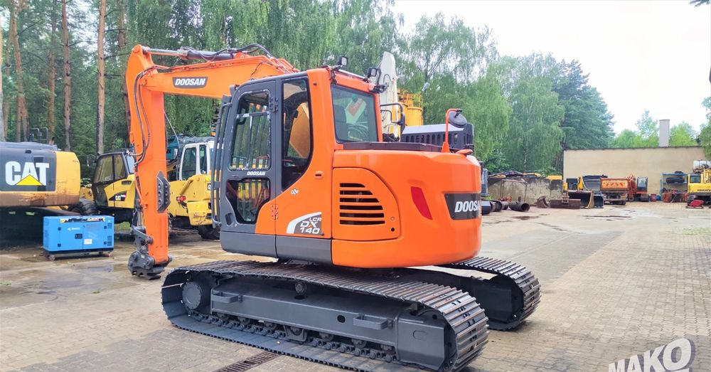 Doosan DX140LCR-5 - Telakaivukone: kuva  Doosan DX140LCR-5 - Telakaivukone Doosan DX140LCR-5 - Telakaivukone: kuva  Doosan DX140LCR-5 - Telakaivukone