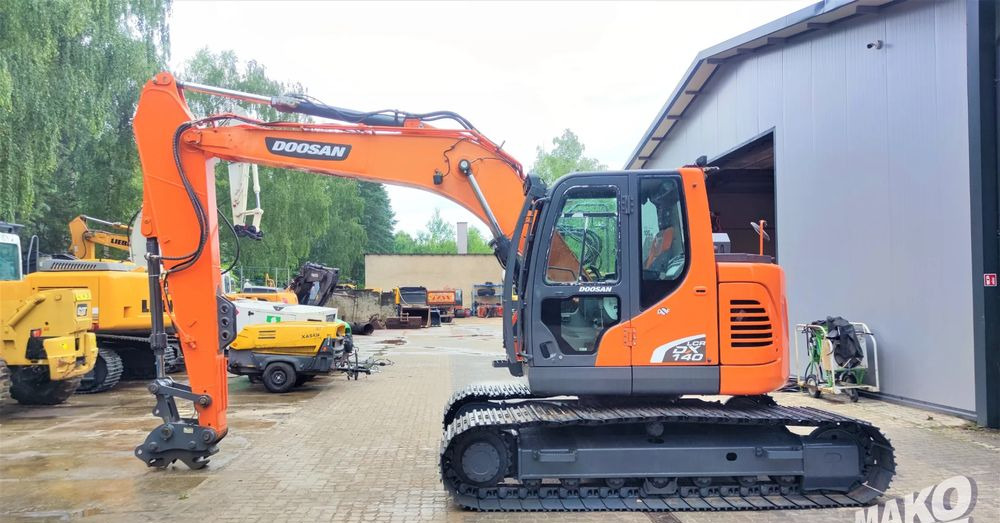 Doosan DX140LCR-5 - Telakaivukone: kuva  Doosan DX140LCR-5 - Telakaivukone Doosan DX140LCR-5 - Telakaivukone: kuva  Doosan DX140LCR-5 - Telakaivukone