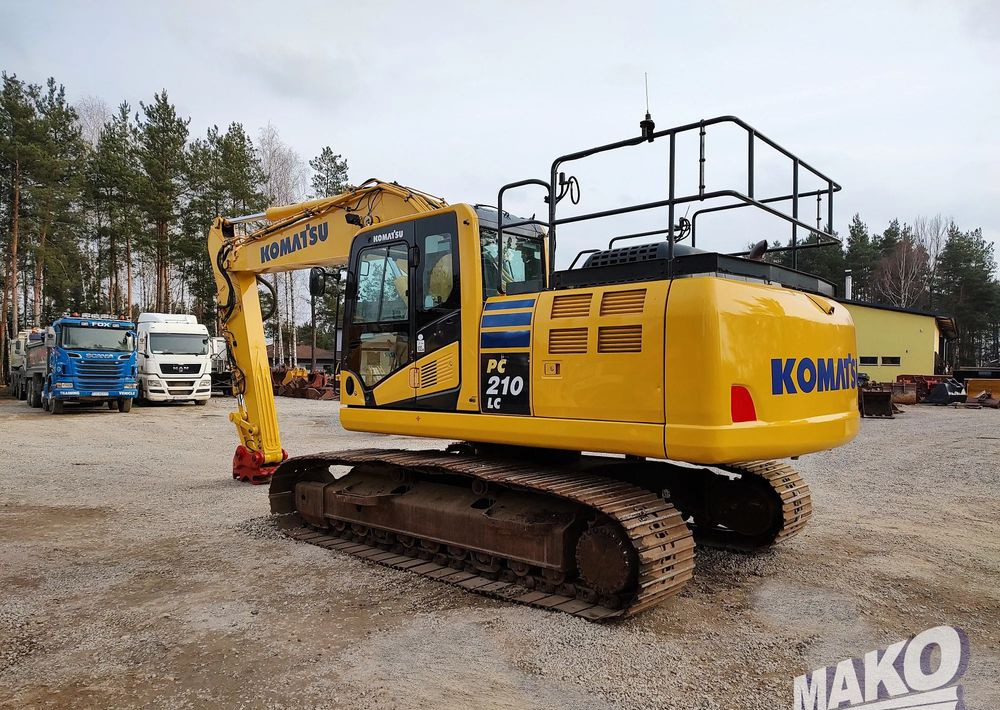 Komatsu PC210 LC-10 - Telakaivukone: kuva Komatsu PC210 LC-10 - Telakaivukone Komatsu PC210 LC-10 - Telakaivukone: kuva Komatsu PC210 LC-10 - Telakaivukone
