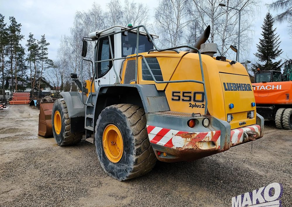 Liebherr L550 - Pyöräkuormaaja: kuva Liebherr L550 - Pyöräkuormaaja Liebherr L550 - Pyöräkuormaaja: kuva Liebherr L550 - Pyöräkuormaaja