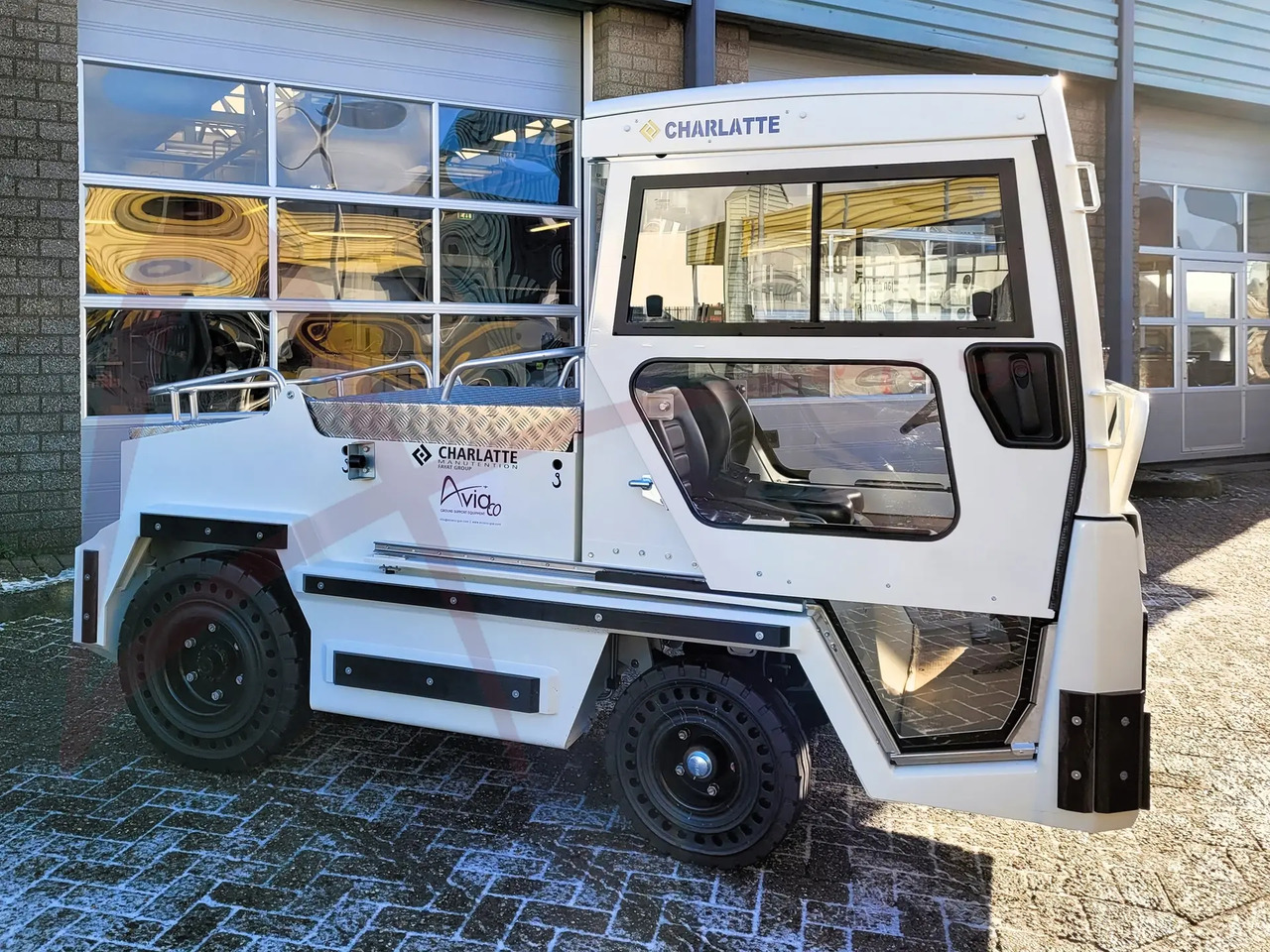 CHARLATTE T135 EVO - Matkatavaratraktori: kuva CHARLATTE T135 EVO - Matkatavaratraktori CHARLATTE T135 EVO - Matkatavaratraktori: kuva CHARLATTE T135 EVO - Matkatavaratraktori