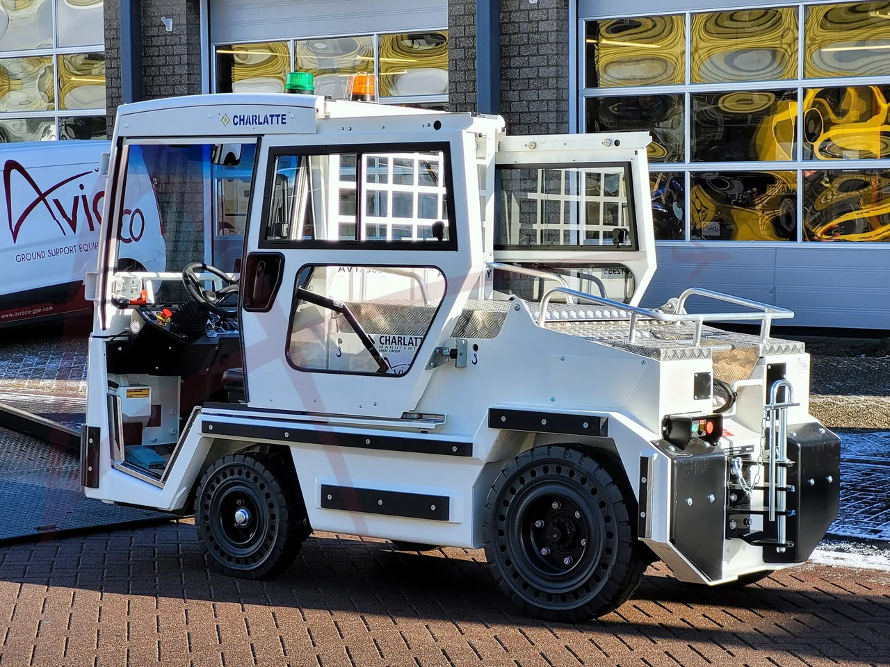 CHARLATTE T135 EVO - Matkatavaratraktori: kuva CHARLATTE T135 EVO - Matkatavaratraktori CHARLATTE T135 EVO - Matkatavaratraktori: kuva CHARLATTE T135 EVO - Matkatavaratraktori