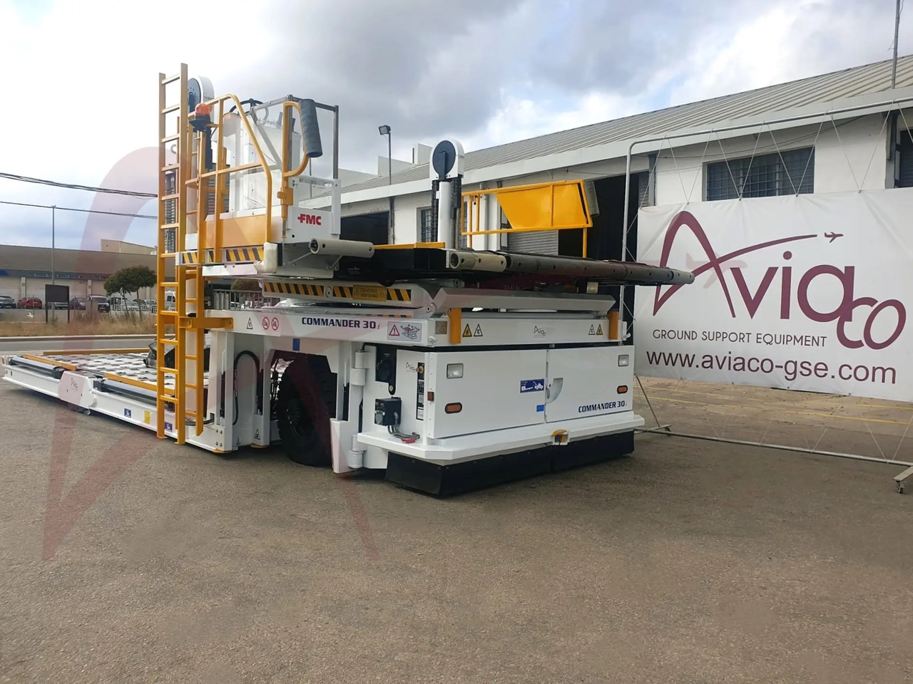 FMC COMMANDER 30i - Kontti- ja kuormalavalastaaja: kuva FMC COMMANDER 30i - Kontti- ja kuormalavalastaaja FMC COMMANDER 30i - Kontti- ja kuormalavalastaaja: kuva FMC COMMANDER 30i - Kontti- ja kuormalavalastaaja