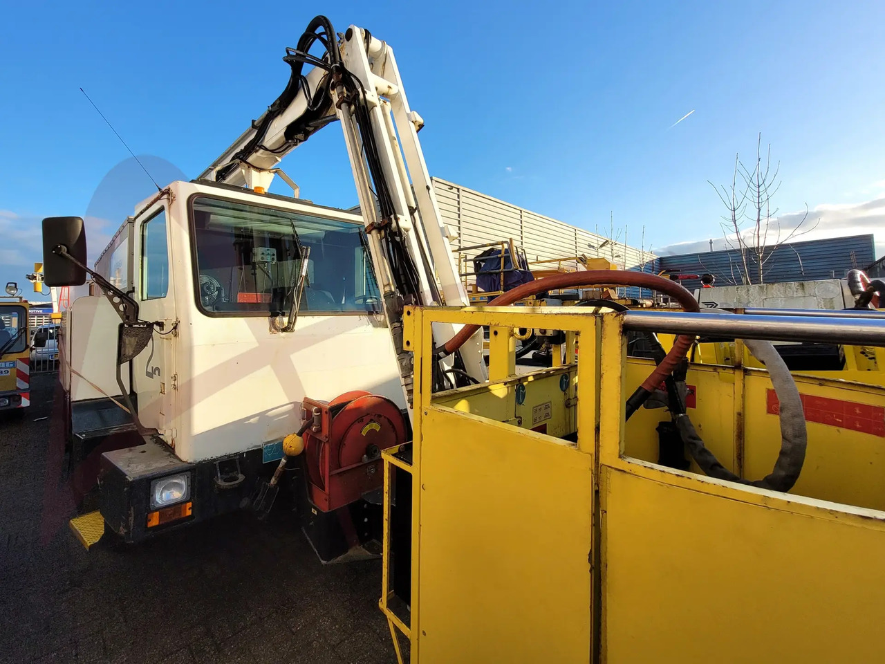 FMC TEMPEST 2 - Jäänpoistoauto: kuva FMC TEMPEST 2 - Jäänpoistoauto FMC TEMPEST 2 - Jäänpoistoauto: kuva FMC TEMPEST 2 - Jäänpoistoauto