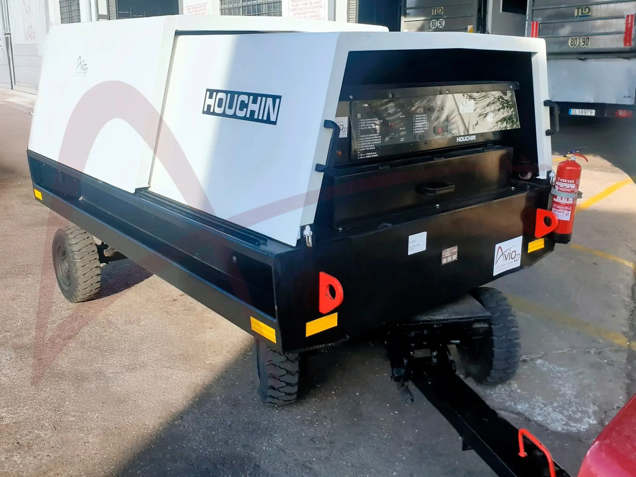 HOUCHIN D690-100SV - Maavirtalaite: kuva HOUCHIN D690-100SV - Maavirtalaite HOUCHIN D690-100SV - Maavirtalaite: kuva HOUCHIN D690-100SV - Maavirtalaite