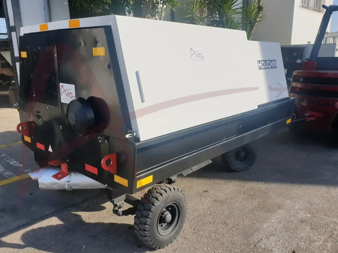HOUCHIN D690 SV - Maavirtalaite: kuva HOUCHIN D690 SV - Maavirtalaite HOUCHIN D690 SV - Maavirtalaite: kuva HOUCHIN D690 SV - Maavirtalaite