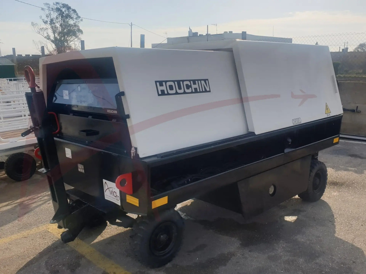 HOUCHIN D690 SV - Maavirtalaite: kuva HOUCHIN D690 SV - Maavirtalaite HOUCHIN D690 SV - Maavirtalaite: kuva HOUCHIN D690 SV - Maavirtalaite