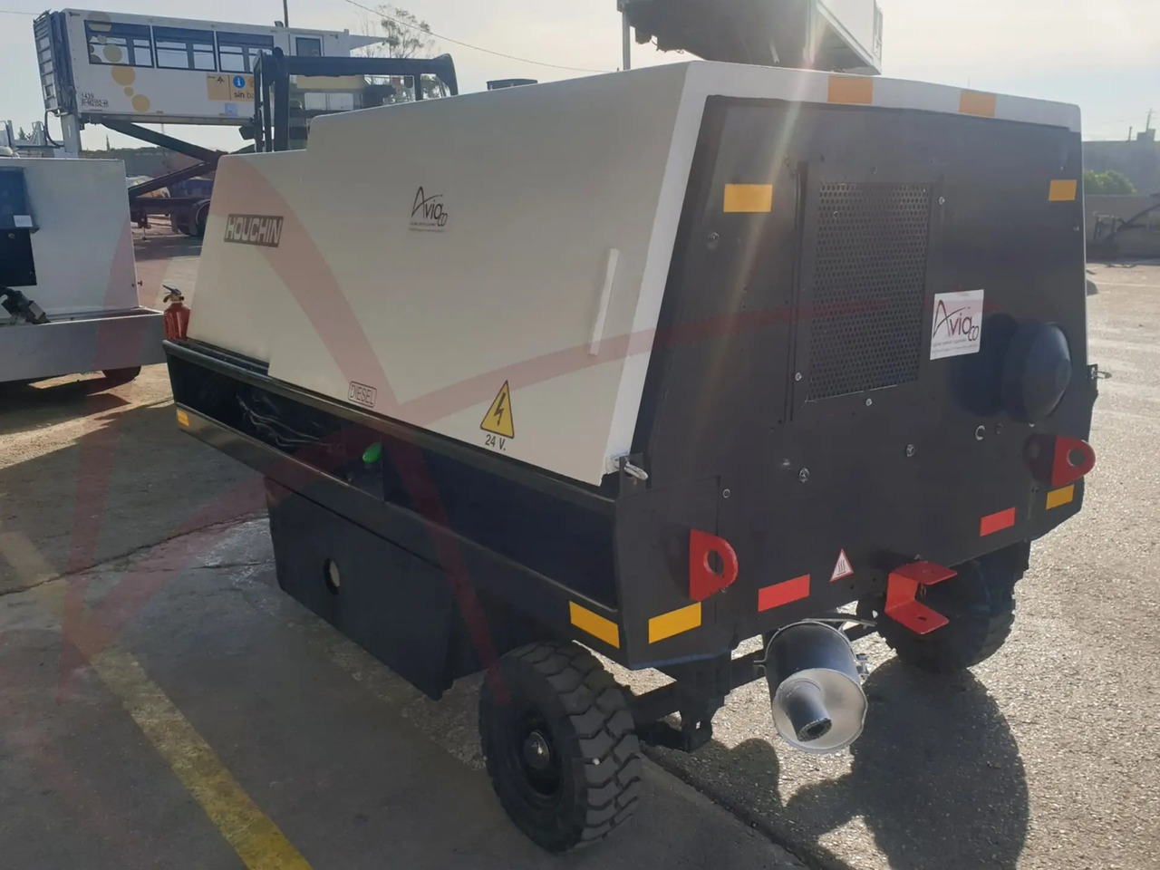 HOUCHIN D690 SV - Maavirtalaite: kuva HOUCHIN D690 SV - Maavirtalaite HOUCHIN D690 SV - Maavirtalaite: kuva HOUCHIN D690 SV - Maavirtalaite