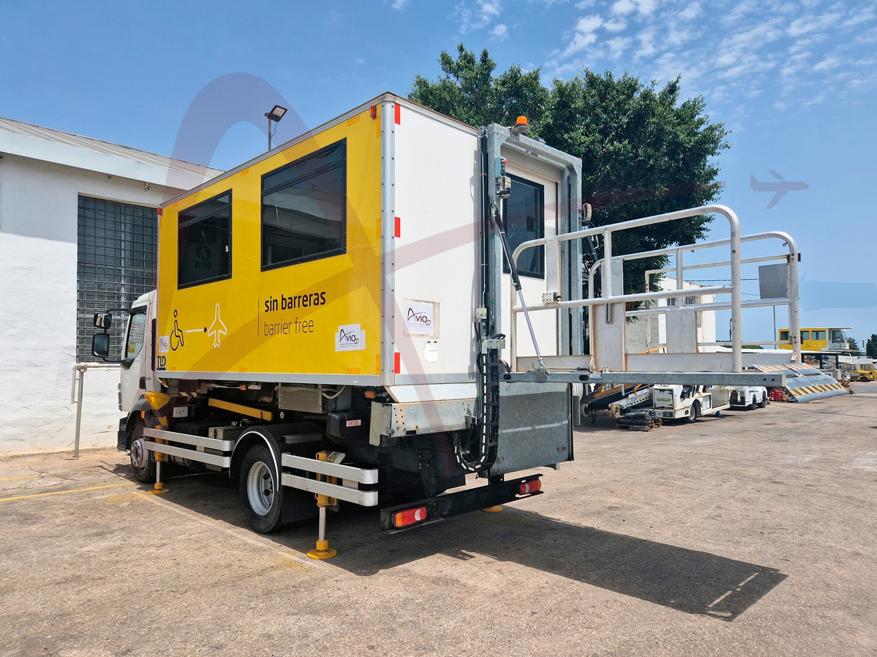 TLD CHTP PM-5.9 - Ambulift: kuva TLD CHTP PM-5.9 - Ambulift TLD CHTP PM-5.9 - Ambulift: kuva TLD CHTP PM-5.9 - Ambulift