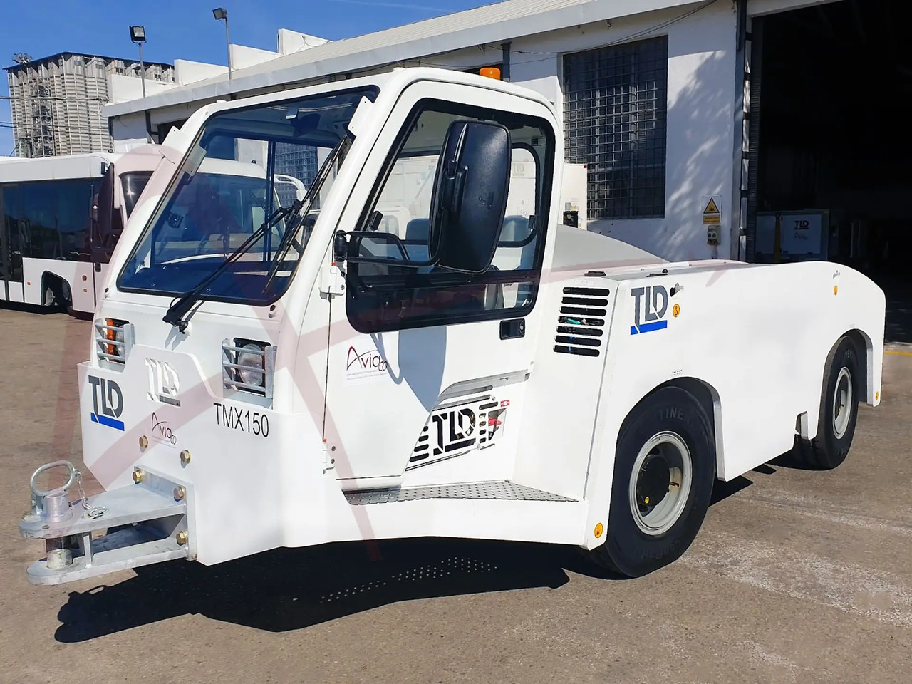 TLD TMX-150/12 - Pushback-traktori: kuva TLD TMX-150/12 - Pushback-traktori TLD TMX-150/12 - Pushback-traktori: kuva TLD TMX-150/12 - Pushback-traktori