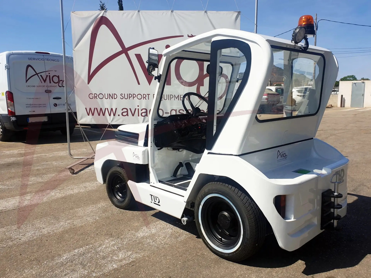 TLD TMX-20 - Matkatavaratraktori: kuva TLD TMX-20 - Matkatavaratraktori TLD TMX-20 - Matkatavaratraktori: kuva TLD TMX-20 - Matkatavaratraktori