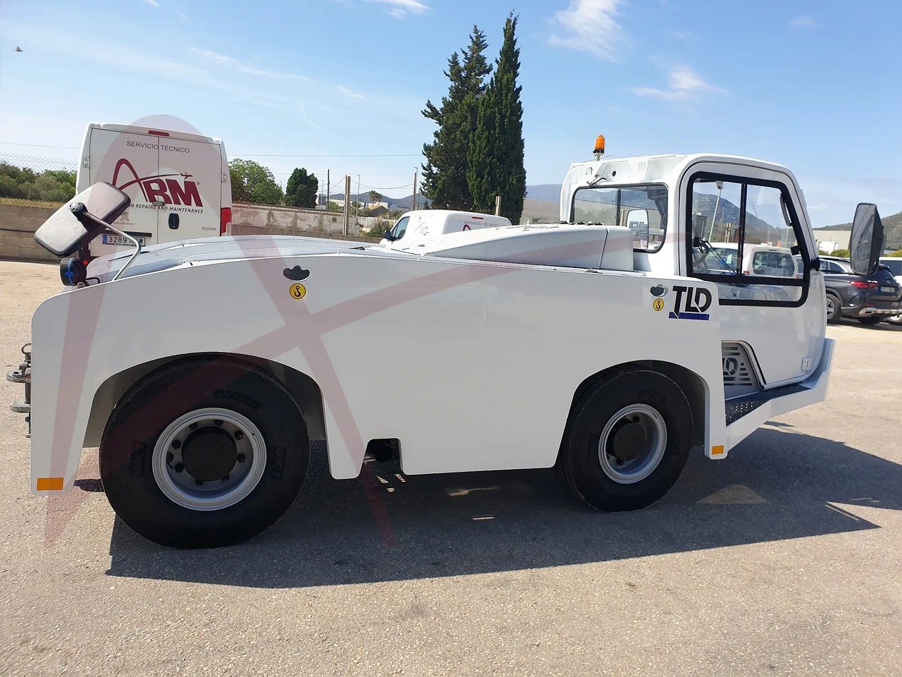 TLD TMX150/9 - Pushback-traktori: kuva TLD TMX150/9 - Pushback-traktori TLD TMX150/9 - Pushback-traktori: kuva TLD TMX150/9 - Pushback-traktori