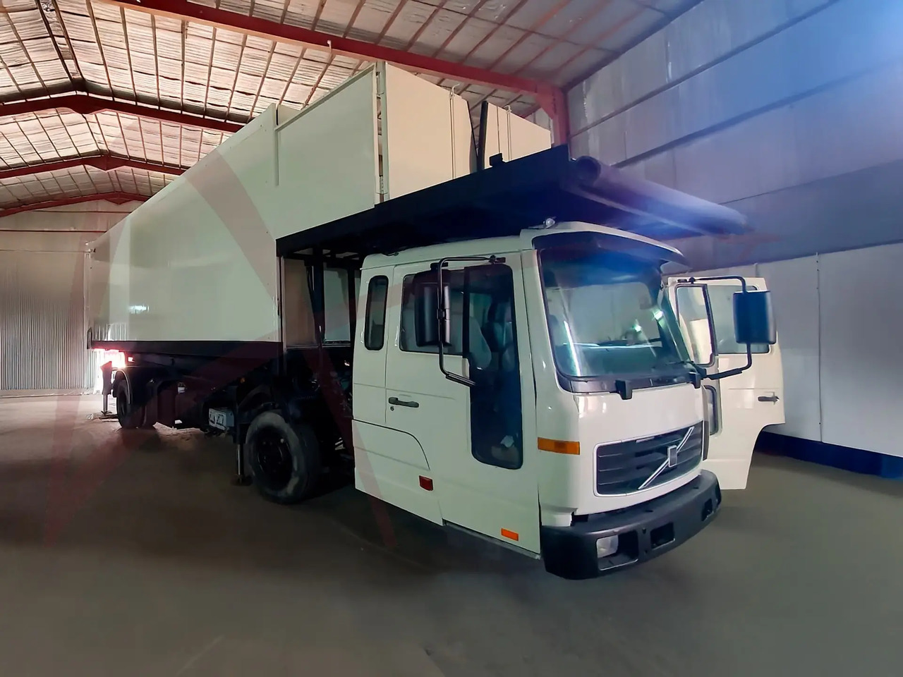 VOLVO AEROLIFT-B-VO/FL616H - Catering-ajoneuvo: kuva VOLVO AEROLIFT-B-VO/FL616H - Catering-ajoneuvo VOLVO AEROLIFT-B-VO/FL616H - Catering-ajoneuvo: kuva VOLVO AEROLIFT-B-VO/FL616H - Catering-ajoneuvo