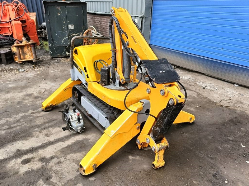 Telakaivukone Brokk 90 husqvarna robot remote excavator digger: kuva Telakaivukone Brokk 90 husqvarna robot remote excavator digger Telakaivukone Brokk 90 husqvarna robot remote excavator digger: kuva Telakaivukone Brokk 90 husqvarna robot remote excavator digger