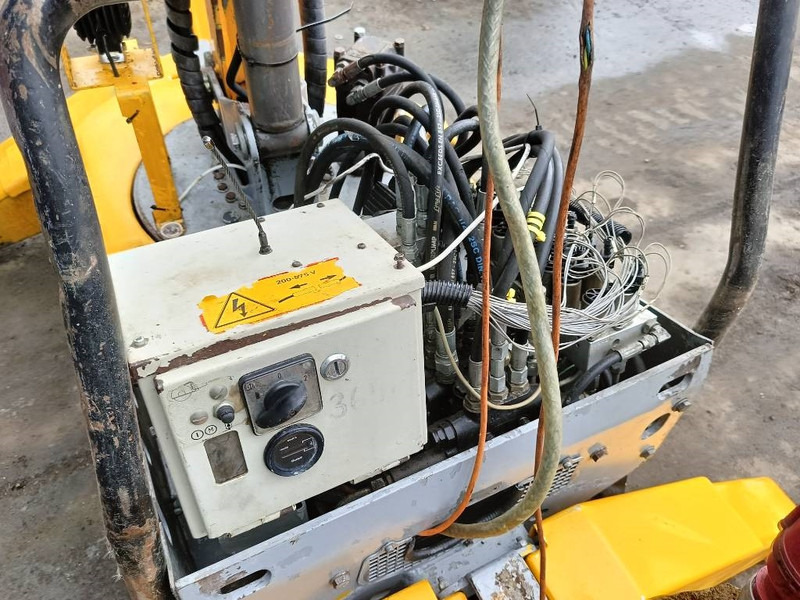 Telakaivukone Brokk 90 husqvarna robot remote excavator digger: kuva Telakaivukone Brokk 90 husqvarna robot remote excavator digger Telakaivukone Brokk 90 husqvarna robot remote excavator digger: kuva Telakaivukone Brokk 90 husqvarna robot remote excavator digger