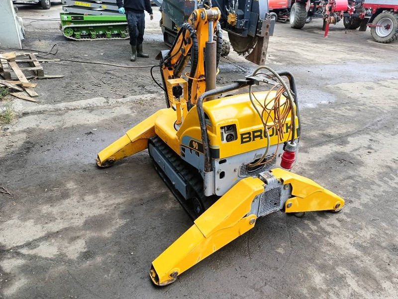 Telakaivukone Brokk 90 husqvarna robot remote excavator digger: kuva Telakaivukone Brokk 90 husqvarna robot remote excavator digger Telakaivukone Brokk 90 husqvarna robot remote excavator digger: kuva Telakaivukone Brokk 90 husqvarna robot remote excavator digger