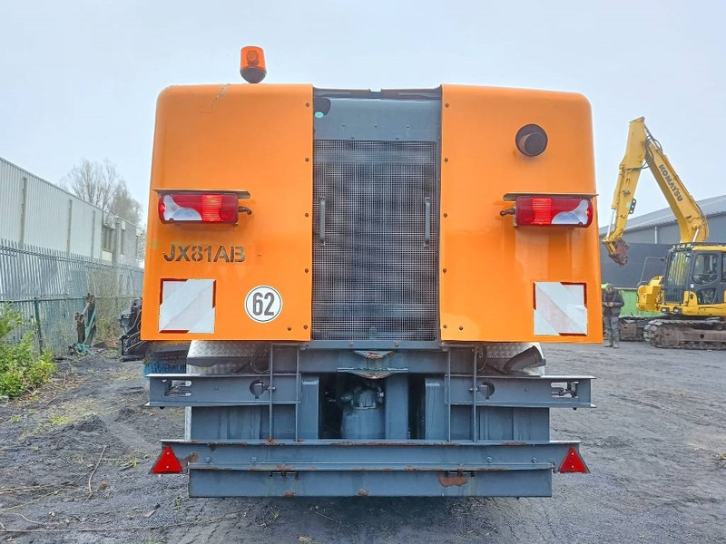 Schmidt TSJ630 man runway snow cleaning sneeuwschuif 2008 - Lumiaura - Maatalouskoneet: kuva Schmidt TSJ630 man runway snow cleaning sneeuwschuif 2008 - Lumiaura - Maatalouskoneet Schmidt TSJ630 man runway snow cleaning sneeuwschuif 2008 - Lumiaura - Maatalouskoneet: kuva Schmidt TSJ630 man runway snow cleaning sneeuwschuif 2008 - Lumiaura - Maatalouskoneet