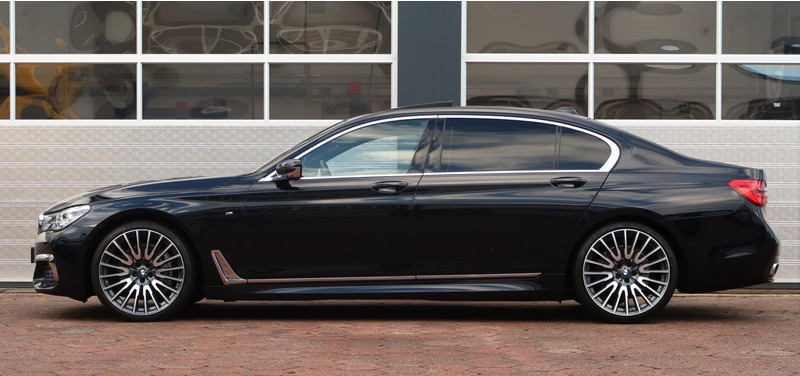 Sedan BMW 7 Serie 740Ld xDrive High Executive M-PAKKET/ MASSAGE/ PANO/ DEALER OND/ VOL!: kuva Sedan BMW 7 Serie 740Ld xDrive High Executive M-PAKKET/ MASSAGE/ PANO/ DEALER OND/ VOL!