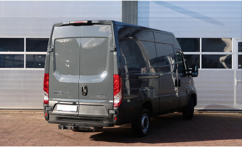 Iveco Daily 35S18HV 3.0 35 L2 H2 AUT/ LED/ CAMERA/ 3.5T/ CRUISE/ CLIMA/ TREKHAAK - Pakettiauto: kuva Iveco Daily 35S18HV 3.0 35 L2 H2 AUT/ LED/ CAMERA/ 3.5T/ CRUISE/ CLIMA/ TREKHAAK - Pakettiauto Iveco Daily 35S18HV 3.0 35 L2 H2 AUT/ LED/ CAMERA/ 3.5T/ CRUISE/ CLIMA/ TREKHAAK - Pakettiauto: kuva Iveco Daily 35S18HV 3.0 35 L2 H2 AUT/ LED/ CAMERA/ 3.5T/ CRUISE/ CLIMA/ TREKHAAK - Pakettiauto