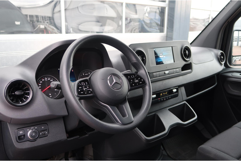 Mercedes-Benz Sprinter 317 CDI L2H2 AUT/ CAMERA/ MBUX/ CRUISE/ AIRCO - Pakettiauto: kuva Mercedes-Benz Sprinter 317 CDI L2H2 AUT/ CAMERA/ MBUX/ CRUISE/ AIRCO - Pakettiauto Mercedes-Benz Sprinter 317 CDI L2H2 AUT/ CAMERA/ MBUX/ CRUISE/ AIRCO - Pakettiauto: kuva Mercedes-Benz Sprinter 317 CDI L2H2 AUT/ CAMERA/ MBUX/ CRUISE/ AIRCO - Pakettiauto