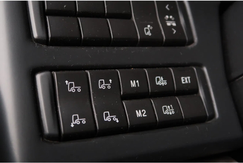 Scania P500 6x2/ FULL AIR/ HYDRAULIC/ LEATHER/ 2.950 WB/ DIFF LOCK/ SLIDE DISH - Vetopöytäauto: kuva Scania P500 6x2/ FULL AIR/ HYDRAULIC/ LEATHER/ 2.950 WB/ DIFF LOCK/ SLIDE DISH - Vetopöytäauto Scania P500 6x2/ FULL AIR/ HYDRAULIC/ LEATHER/ 2.950 WB/ DIFF LOCK/ SLIDE DISH - Vetopöytäauto: kuva Scania P500 6x2/ FULL AIR/ HYDRAULIC/ LEATHER/ 2.950 WB/ DIFF LOCK/ SLIDE DISH - Vetopöytäauto