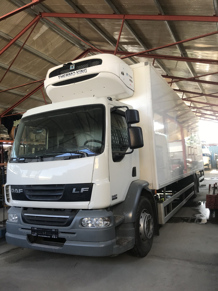 DAF LF 55.220 19T EURO5 THERMOKING T-1000R 3 TEMPERATURE - Refrigeraattori kuorma-auto: kuva DAF LF 55.220 19T EURO5 THERMOKING T-1000R 3 TEMPERATURE - Refrigeraattori kuorma-auto DAF LF 55.220 19T EURO5 THERMOKING T-1000R 3 TEMPERATURE - Refrigeraattori kuorma-auto: kuva DAF LF 55.220 19T EURO5 THERMOKING T-1000R 3 TEMPERATURE - Refrigeraattori kuorma-auto
