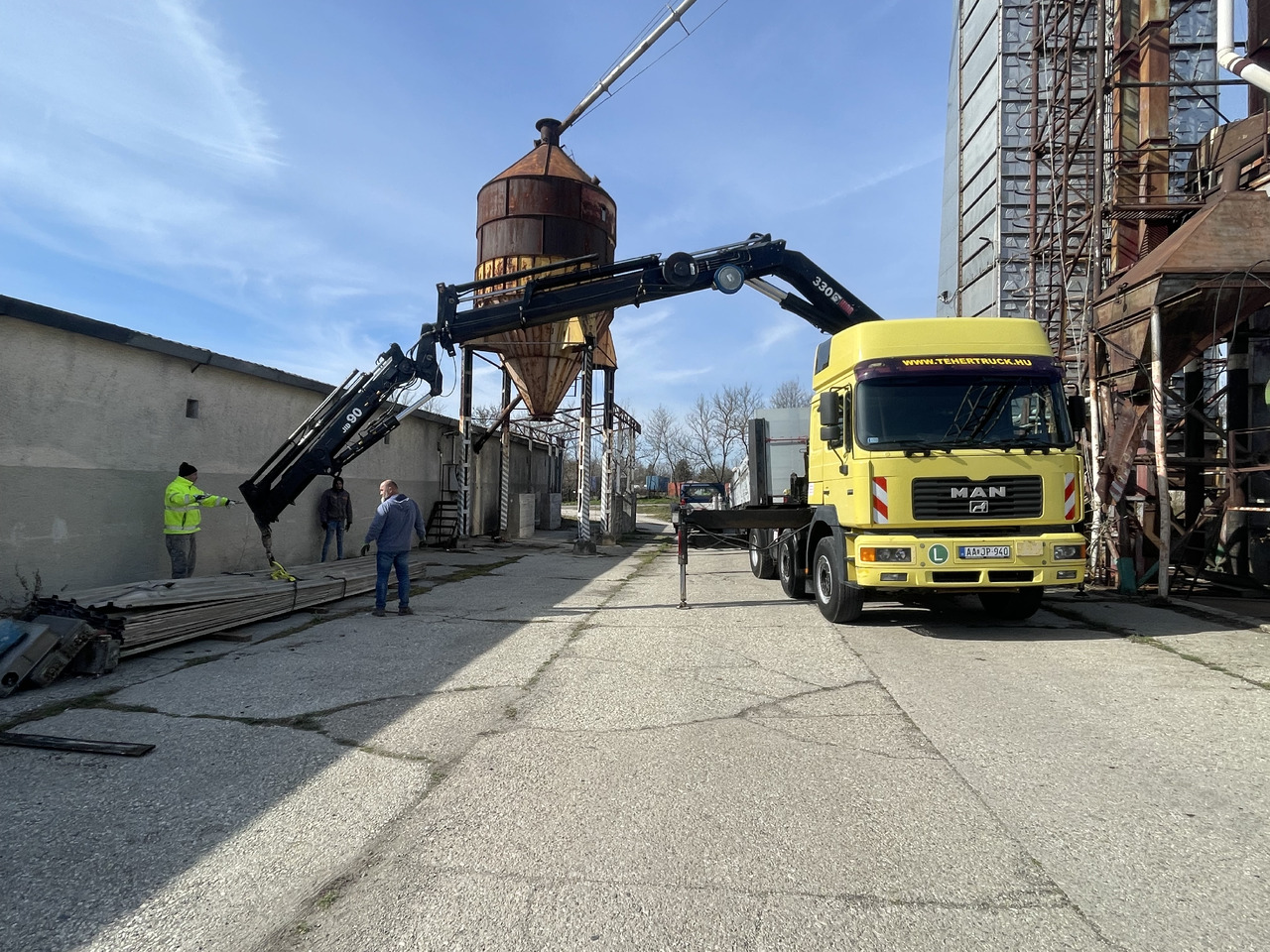 MAN F2000 413 6x2 Manual CRANE Hiab 330+jib 90 21m - Vetopöytäauto: kuva MAN F2000 413 6x2 Manual CRANE Hiab 330+jib 90 21m - Vetopöytäauto MAN F2000 413 6x2 Manual CRANE Hiab 330+jib 90 21m - Vetopöytäauto: kuva MAN F2000 413 6x2 Manual CRANE Hiab 330+jib 90 21m - Vetopöytäauto