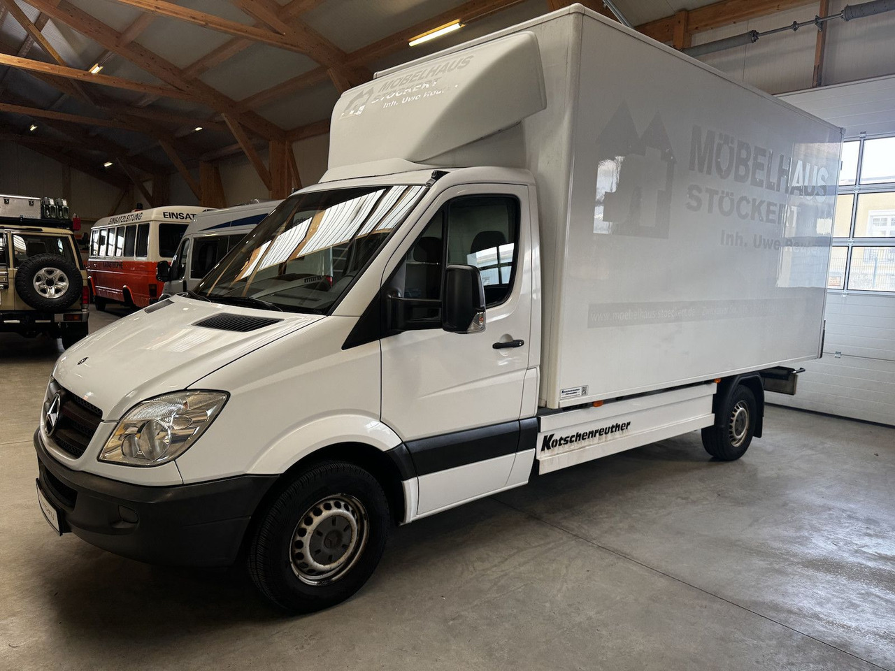 Mercedes-Benz Sprinter 313 CDI Möbelkoffer 1.Hd. Scheckheft - Jakeluauto: kuva Mercedes-Benz Sprinter 313 CDI Möbelkoffer 1.Hd. Scheckheft - Jakeluauto Mercedes-Benz Sprinter 313 CDI Möbelkoffer 1.Hd. Scheckheft - Jakeluauto: kuva Mercedes-Benz Sprinter 313 CDI Möbelkoffer 1.Hd. Scheckheft - Jakeluauto