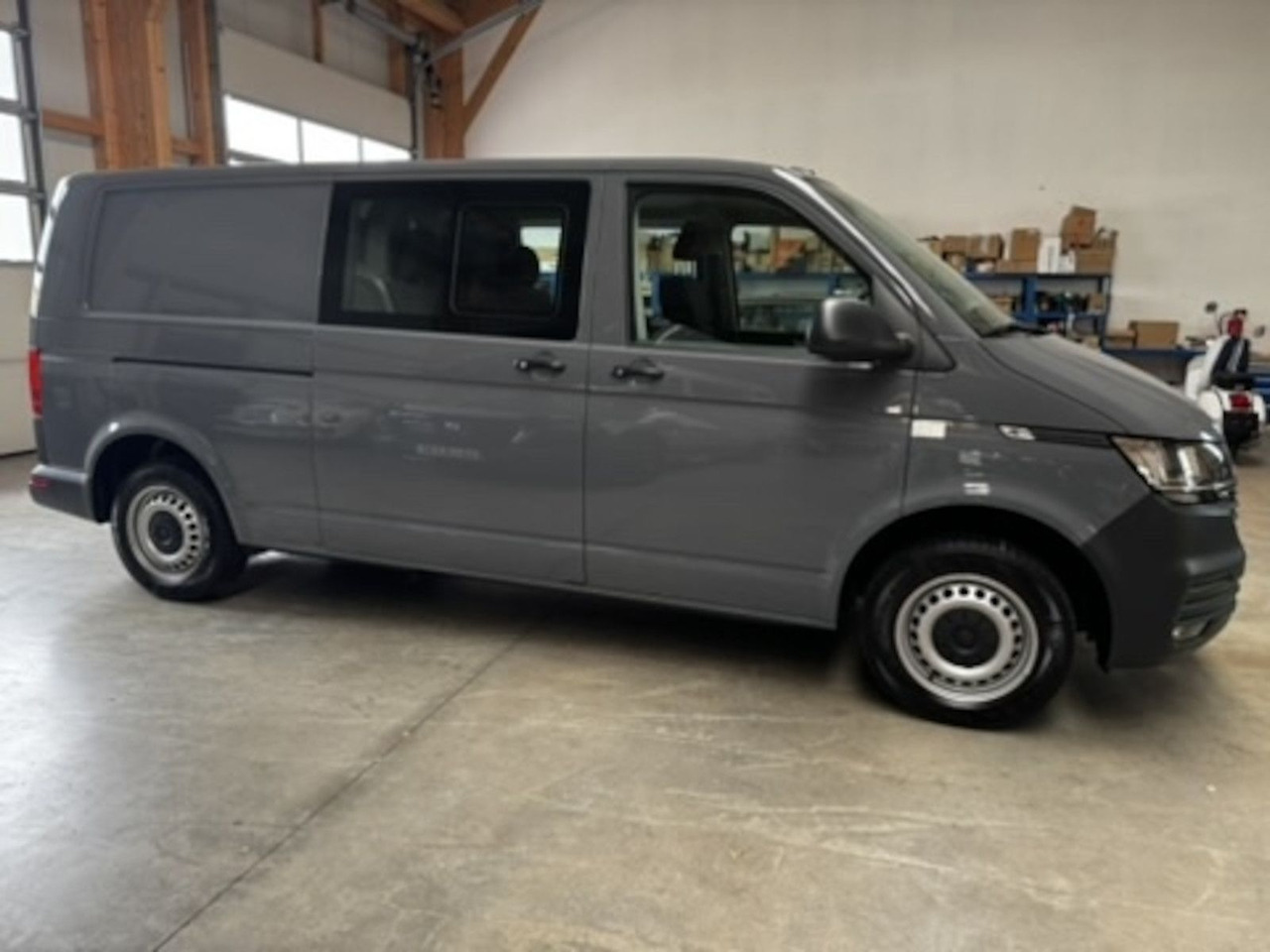 Volkswagen T6.1 lang 5-Sitzer 2.0 TDI 4Motion LKW - Pieni pakettiauto: kuva Volkswagen T6.1 lang 5-Sitzer 2.0 TDI 4Motion LKW - Pieni pakettiauto Volkswagen T6.1 lang 5-Sitzer 2.0 TDI 4Motion LKW - Pieni pakettiauto: kuva Volkswagen T6.1 lang 5-Sitzer 2.0 TDI 4Motion LKW - Pieni pakettiauto