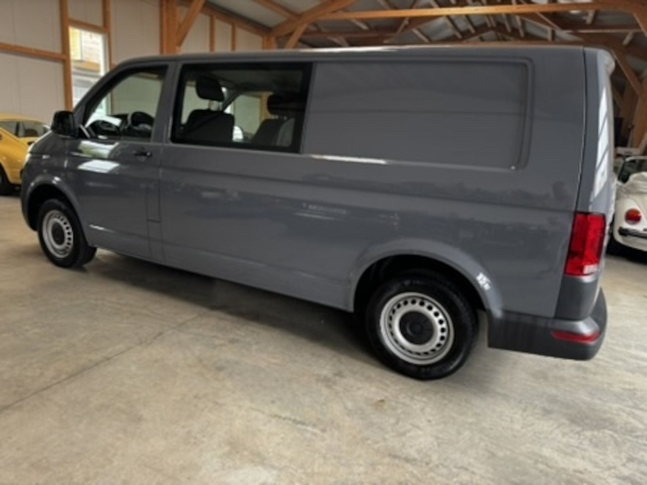 Volkswagen T6.1 lang 5-Sitzer 2.0 TDI 4Motion LKW - Pieni pakettiauto: kuva Volkswagen T6.1 lang 5-Sitzer 2.0 TDI 4Motion LKW - Pieni pakettiauto Volkswagen T6.1 lang 5-Sitzer 2.0 TDI 4Motion LKW - Pieni pakettiauto: kuva Volkswagen T6.1 lang 5-Sitzer 2.0 TDI 4Motion LKW - Pieni pakettiauto