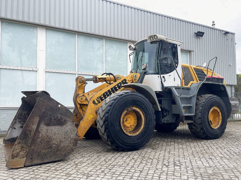 Liebherr L550 - Pyöräkuormaaja: kuva Liebherr L550 - Pyöräkuormaaja Liebherr L550 - Pyöräkuormaaja: kuva Liebherr L550 - Pyöräkuormaaja