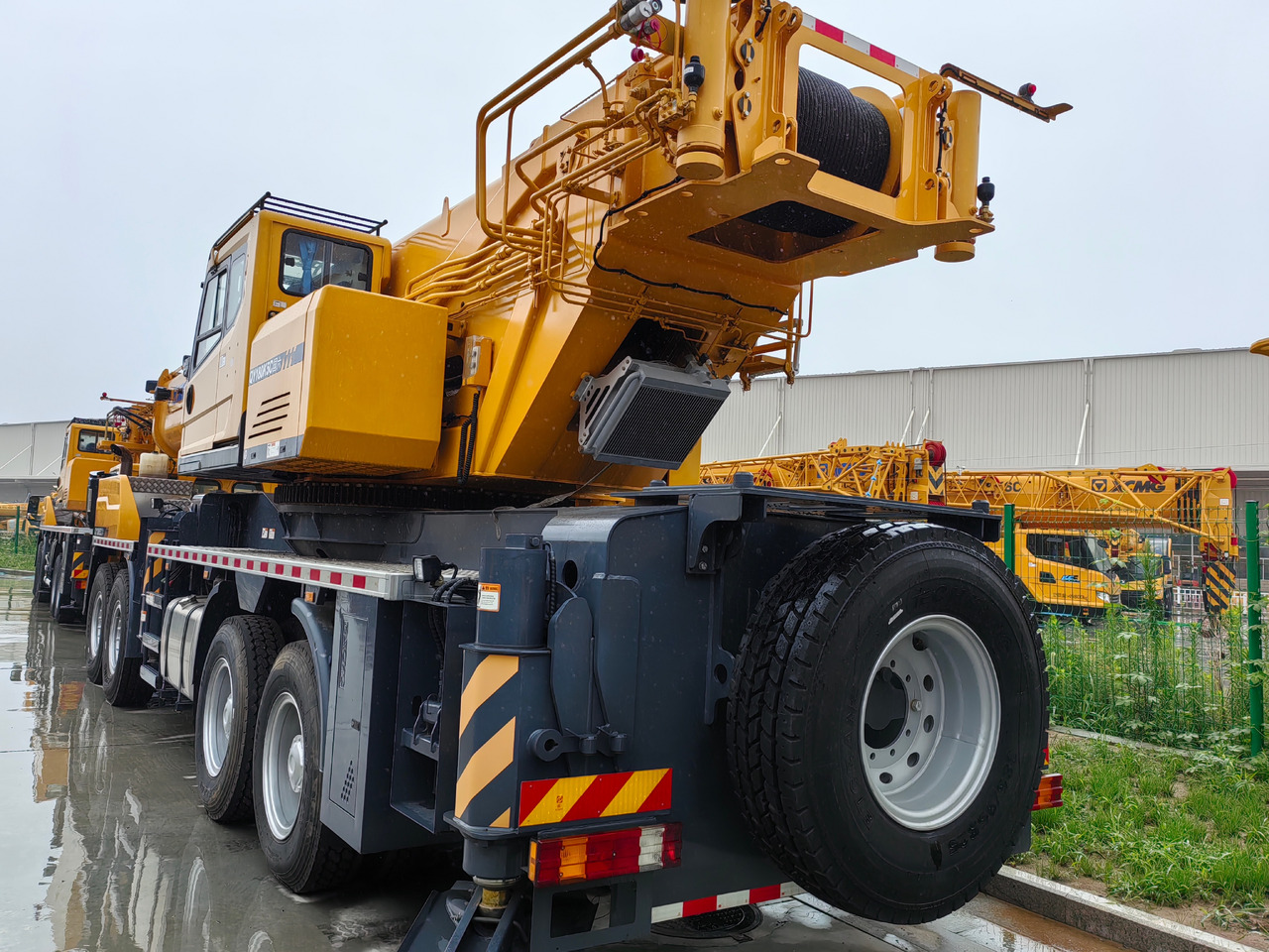 XCMG Factory 180 Ton Used QY180K5C Telescopic Boom Truck Mounted Crane Price List - Ajoneuvonosturi: kuva XCMG Factory 180 Ton Used QY180K5C Telescopic Boom Truck Mounted Crane Price List - Ajoneuvonosturi XCMG Factory 180 Ton Used QY180K5C Telescopic Boom Truck Mounted Crane Price List - Ajoneuvonosturi: kuva XCMG Factory 180 Ton Used QY180K5C Telescopic Boom Truck Mounted Crane Price List - Ajoneuvonosturi