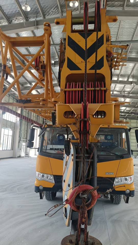 XCMG Official Second Hand 70 Ton Mobile Crane QY70K5D_1 Truck Mounted Crane - Ajoneuvonosturi: kuva XCMG Official Second Hand 70 Ton Mobile Crane QY70K5D_1 Truck Mounted Crane - Ajoneuvonosturi XCMG Official Second Hand 70 Ton Mobile Crane QY70K5D_1 Truck Mounted Crane - Ajoneuvonosturi: kuva XCMG Official Second Hand 70 Ton Mobile Crane QY70K5D_1 Truck Mounted Crane - Ajoneuvonosturi