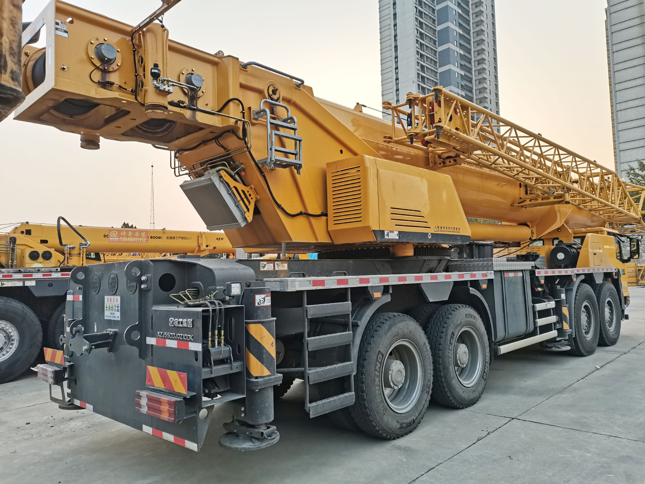 XCMG Official Used 100 Ton Truck Crane QY100K6C Mobile Lifting Crane Price List - Ajoneuvonosturi: kuva XCMG Official Used 100 Ton Truck Crane QY100K6C Mobile Lifting Crane Price List - Ajoneuvonosturi XCMG Official Used 100 Ton Truck Crane QY100K6C Mobile Lifting Crane Price List - Ajoneuvonosturi: kuva XCMG Official Used 100 Ton Truck Crane QY100K6C Mobile Lifting Crane Price List - Ajoneuvonosturi