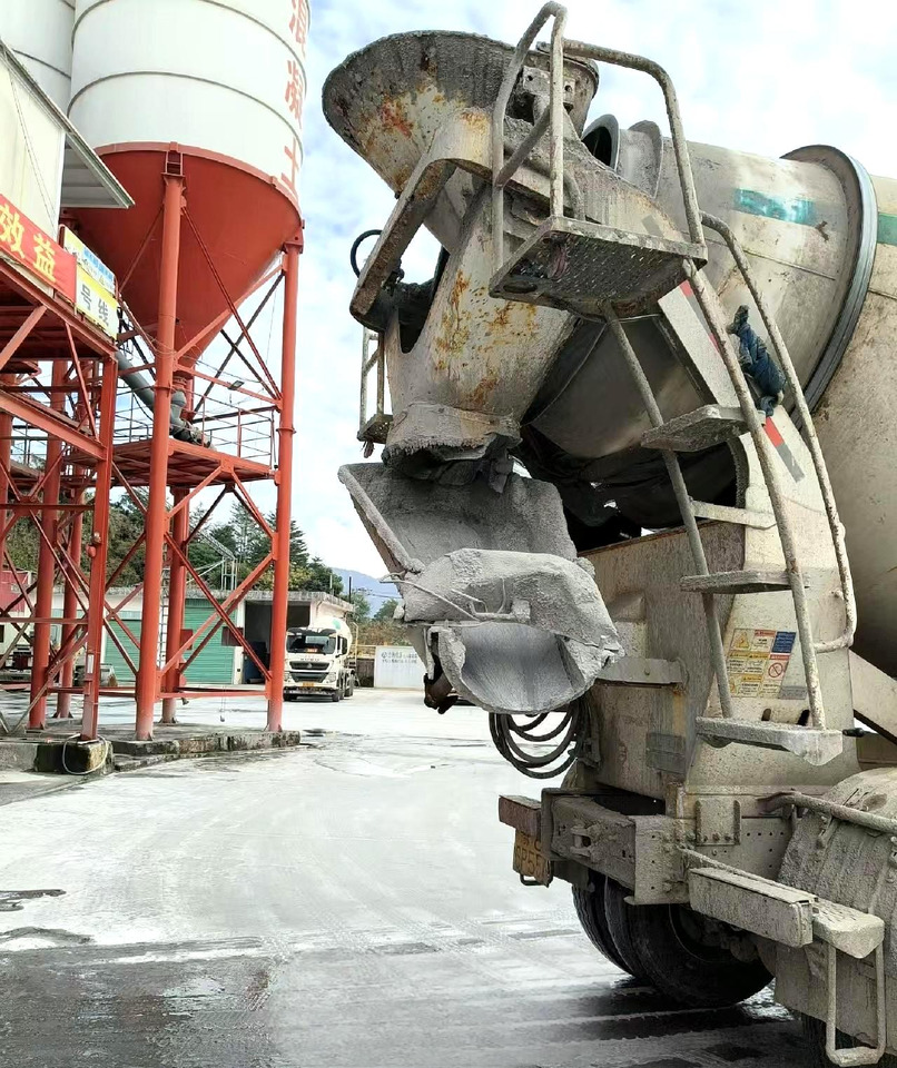 XCMG Official Used Concrete Mixer Truck HOWO G4802D 12m³ Cement Mixer Truck Price - Betoniauto: kuva XCMG Official Used Concrete Mixer Truck HOWO G4802D 12m³ Cement Mixer Truck Price - Betoniauto XCMG Official Used Concrete Mixer Truck HOWO G4802D 12m³ Cement Mixer Truck Price - Betoniauto: kuva XCMG Official Used Concrete Mixer Truck HOWO G4802D 12m³ Cement Mixer Truck Price - Betoniauto