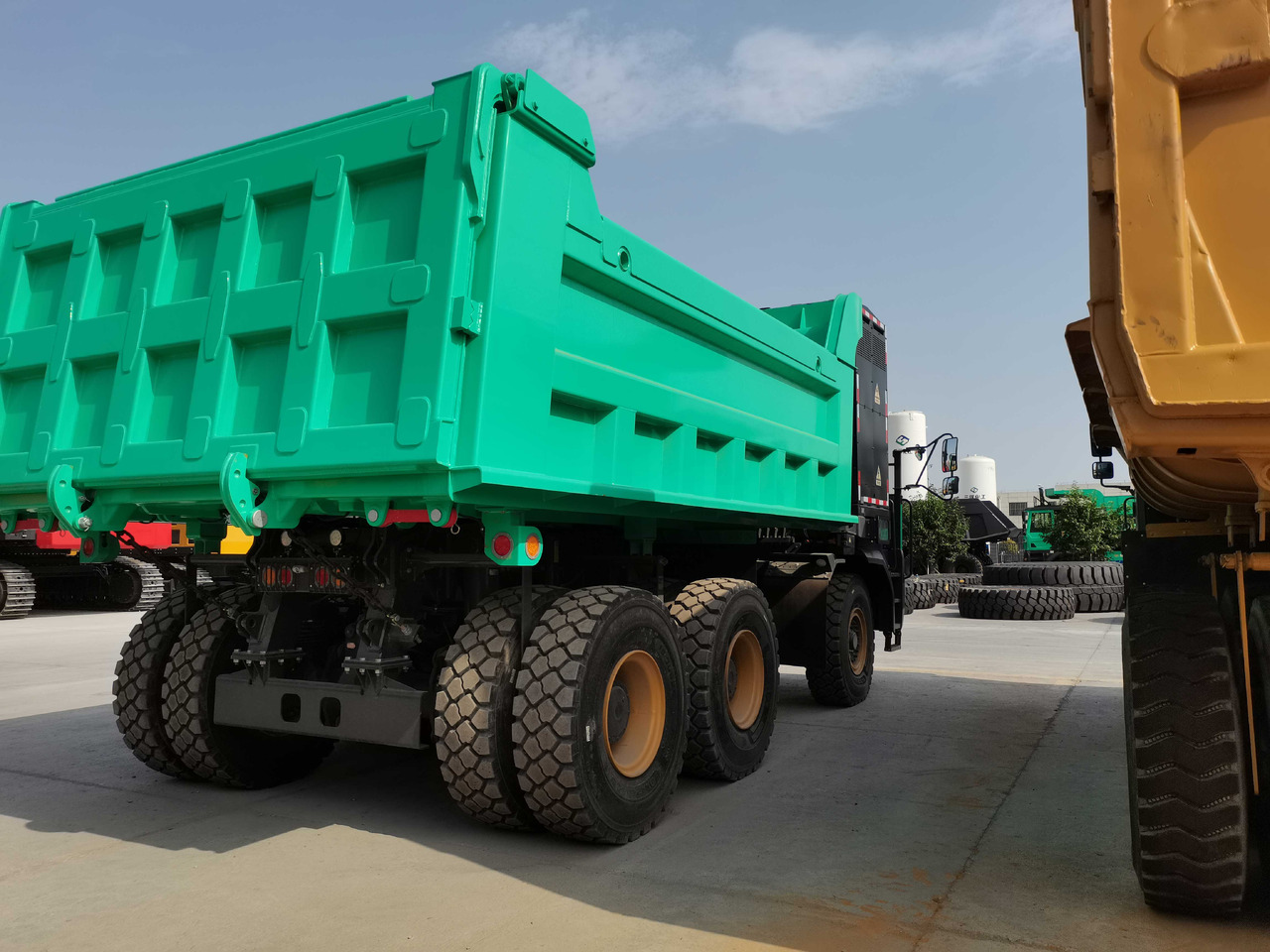 XCMG Official Used Dump Trucks 6x4 XDR80TE 72 Ton China Tipper Trucks For Sale - Dumpperi: kuva XCMG Official Used Dump Trucks 6x4 XDR80TE 72 Ton China Tipper Trucks For Sale - Dumpperi XCMG Official Used Dump Trucks 6x4 XDR80TE 72 Ton China Tipper Trucks For Sale - Dumpperi: kuva XCMG Official Used Dump Trucks 6x4 XDR80TE 72 Ton China Tipper Trucks For Sale - Dumpperi