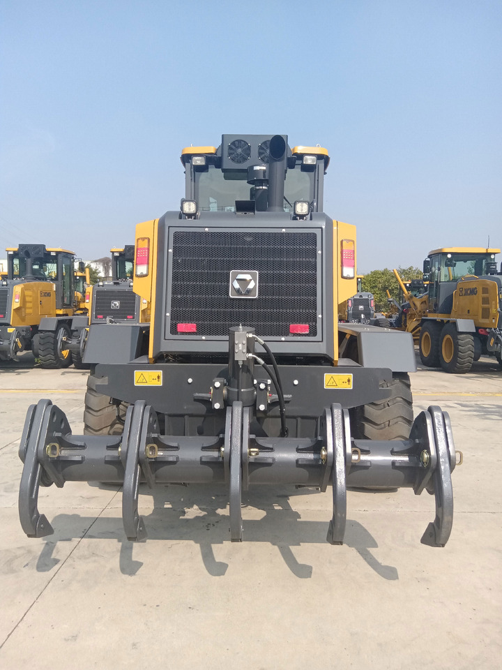 XCMG Official Used Graders GR2153A 215hp Motor Grader For Sale - Tiehöylä: kuva XCMG Official Used Graders GR2153A 215hp Motor Grader For Sale - Tiehöylä XCMG Official Used Graders GR2153A 215hp Motor Grader For Sale - Tiehöylä: kuva XCMG Official Used Graders GR2153A 215hp Motor Grader For Sale - Tiehöylä