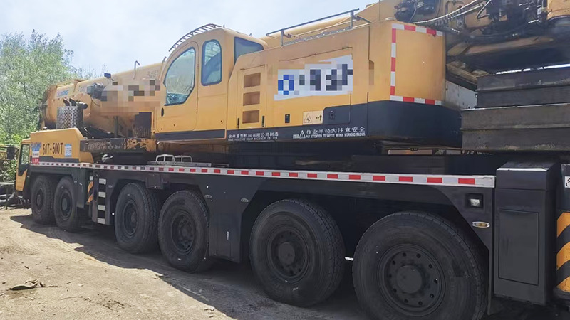 Kaikki maastonosturi XCMG QAY260 260ton used all terrain mobile hydraulic truck crane price: kuva Kaikki maastonosturi XCMG QAY260 260ton used all terrain mobile hydraulic truck crane price