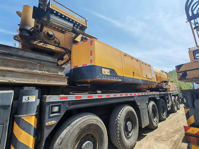 Kaikki maastonosturi XCMG QAY260 260ton used all terrain mobile hydraulic truck crane price: kuva Kaikki maastonosturi XCMG QAY260 260ton used all terrain mobile hydraulic truck crane price