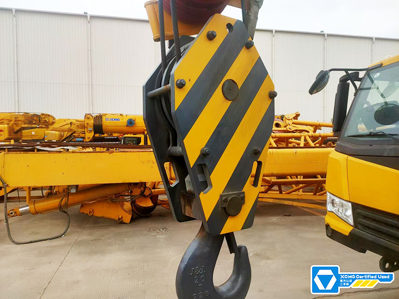 XCMG QY180K5C 180ton second hand truck crane for sale - Ajoneuvonosturi: kuva XCMG QY180K5C 180ton second hand truck crane for sale - Ajoneuvonosturi XCMG QY180K5C 180ton second hand truck crane for sale - Ajoneuvonosturi: kuva XCMG QY180K5C 180ton second hand truck crane for sale - Ajoneuvonosturi