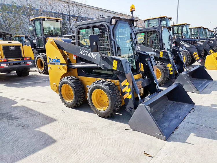 XCMG XC740K small 1ton skid steer loader with attachment price - Liukuohjattu kuormaaja: kuva XCMG XC740K small 1ton skid steer loader with attachment price - Liukuohjattu kuormaaja XCMG XC740K small 1ton skid steer loader with attachment price - Liukuohjattu kuormaaja: kuva XCMG XC740K small 1ton skid steer loader with attachment price - Liukuohjattu kuormaaja