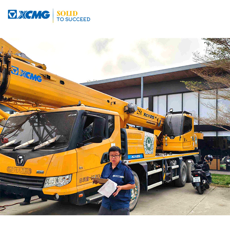 XCMG XCT16_Y 16ton mobile drive 4-Section Telescopic Crane truck - Ajoneuvonosturi: kuva XCMG XCT16_Y 16ton mobile drive 4-Section Telescopic Crane truck - Ajoneuvonosturi XCMG XCT16_Y 16ton mobile drive 4-Section Telescopic Crane truck - Ajoneuvonosturi: kuva XCMG XCT16_Y 16ton mobile drive 4-Section Telescopic Crane truck - Ajoneuvonosturi