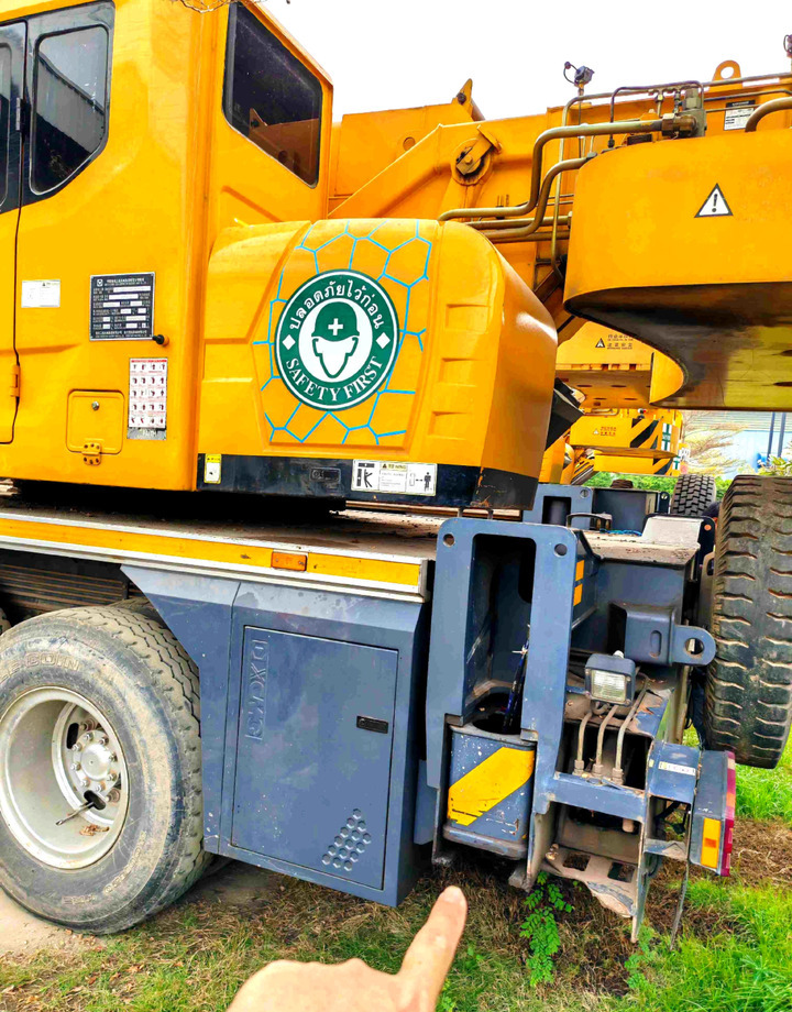 XCMG XCT16_Y 16ton mobile drive 4-Section Telescopic Crane truck - Ajoneuvonosturi: kuva XCMG XCT16_Y 16ton mobile drive 4-Section Telescopic Crane truck - Ajoneuvonosturi XCMG XCT16_Y 16ton mobile drive 4-Section Telescopic Crane truck - Ajoneuvonosturi: kuva XCMG XCT16_Y 16ton mobile drive 4-Section Telescopic Crane truck - Ajoneuvonosturi