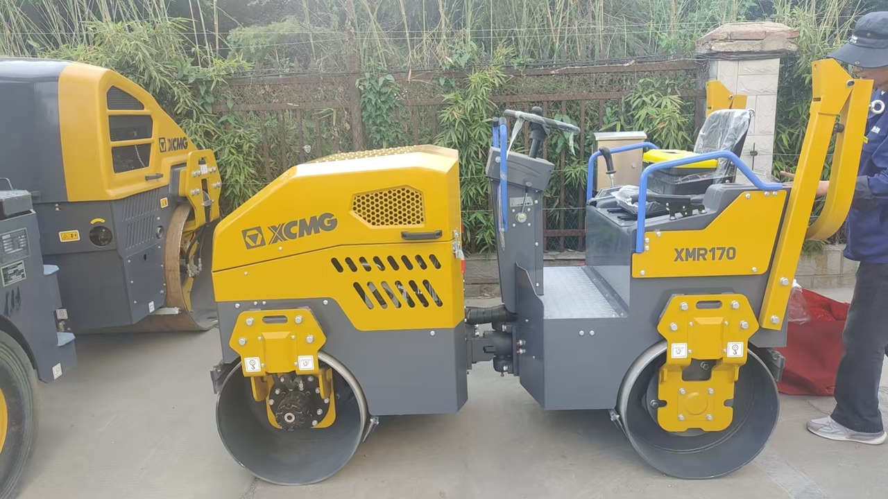 XCMG official brand new 1.7 ton small road roller XMR170 - Minijyrä: kuva XCMG official brand new 1.7 ton small road roller XMR170 - Minijyrä XCMG official brand new 1.7 ton small road roller XMR170 - Minijyrä: kuva XCMG official brand new 1.7 ton small road roller XMR170 - Minijyrä