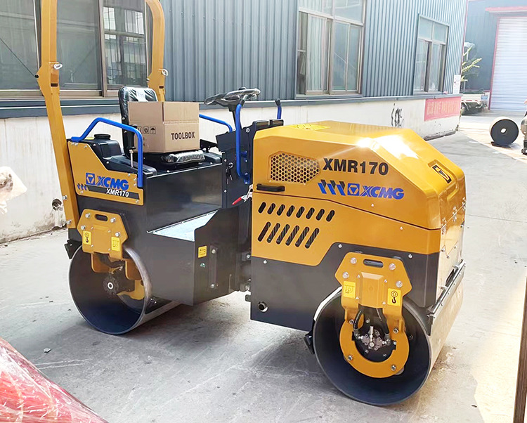 XCMG official brand new 1.7 ton small road roller XMR170 - Minijyrä: kuva XCMG official brand new 1.7 ton small road roller XMR170 - Minijyrä XCMG official brand new 1.7 ton small road roller XMR170 - Minijyrä: kuva XCMG official brand new 1.7 ton small road roller XMR170 - Minijyrä