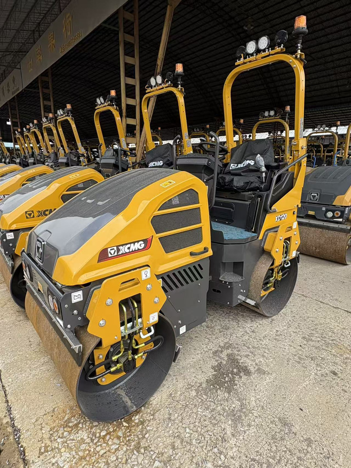 Minijyrä XCMG small XD120 Double Drum Vibratory Road Roller: kuva Minijyrä XCMG small XD120 Double Drum Vibratory Road Roller